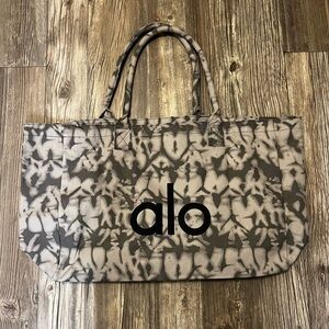 Alo Tote